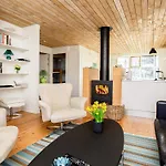 6 Person In Vaeggerlose Bøtø By