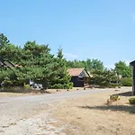 6 Person In Vaeggerlose Bøtø By