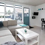 6 Person In Vaeggerlose Bøtø By