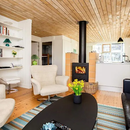 6 Person In Vaeggerlose Bøtø By