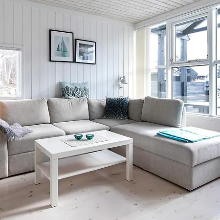 6 Person In Vaeggerlose * Bøtø By